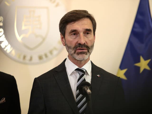 Minister zahraničných vecí a