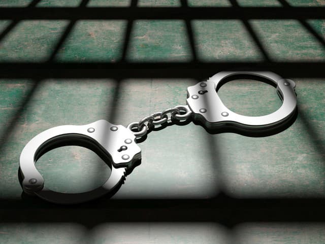 Z väznice v provincii