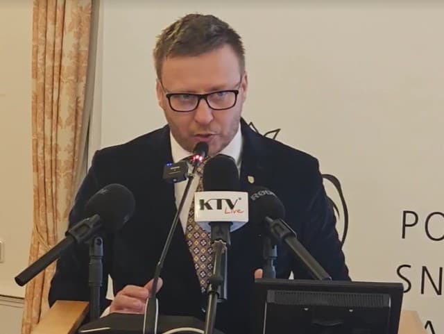 Splnomocnenec vlády SR Peter