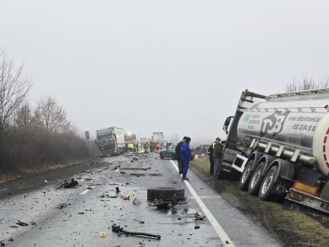 Pri nehode zahynuli siedmi