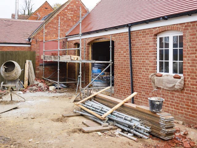 Búral stenu v starej