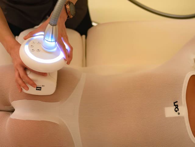 Zošaleli, alebo presne vedia,