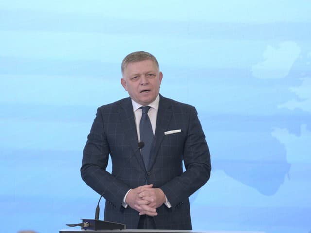 Predseda vlády SR Robert