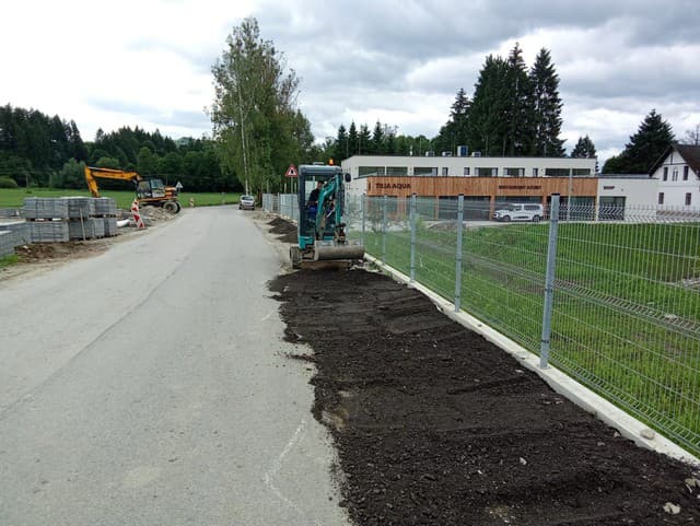 Plot, ktorý chráni aj