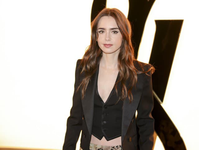 Lily Collins 