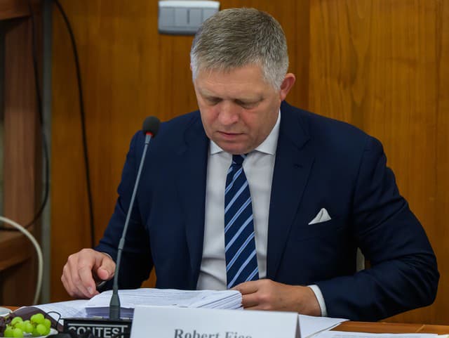 predseda vlády SR Robert