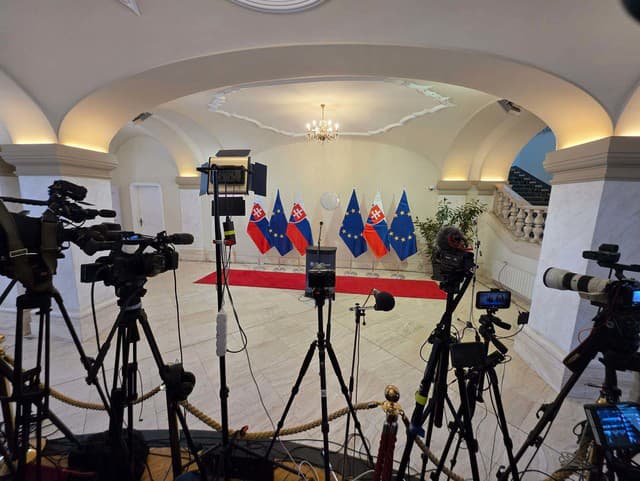 Dnes zasadne vláda: Rokovať