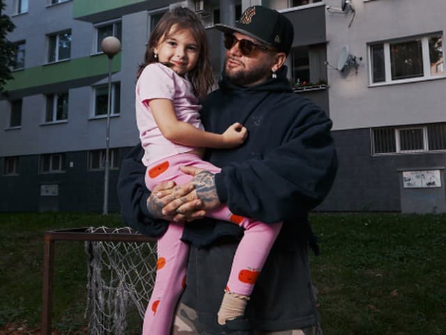 Kaliho dcéra sa vyrovnáva