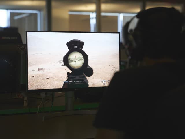 Namiesto propagandy západné strieľačky: