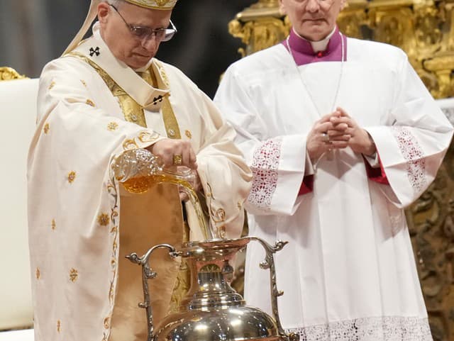 Pápež Lev XIV. nalieva