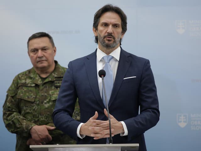 Slovensko kupuje autorýpadlá za