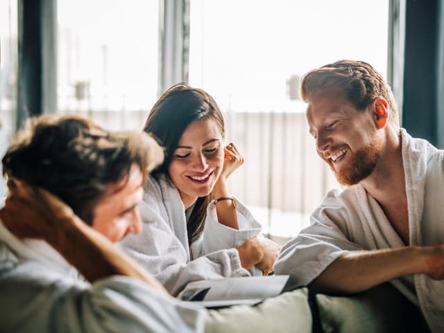 Pozvali ju na TROJKU,