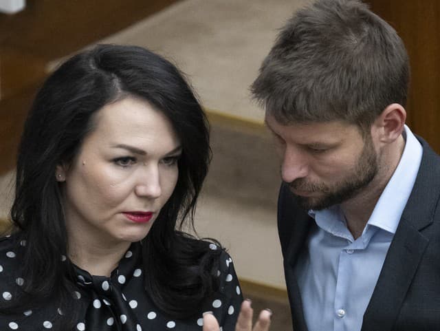 poslanci parlamentu SR Michal