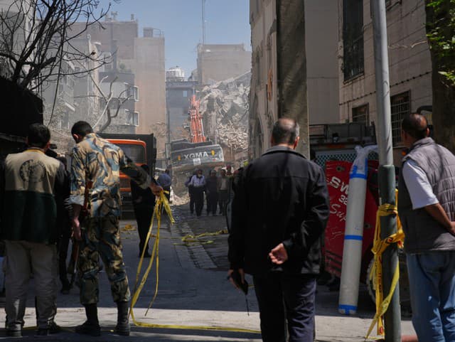 Záchranné tímy zasahujú na