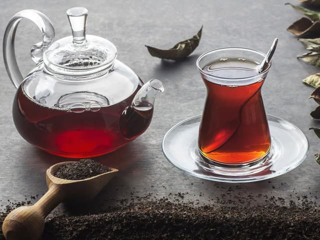 Čo robí čierny čaj