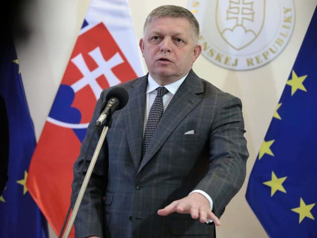 Fico ide do vojny