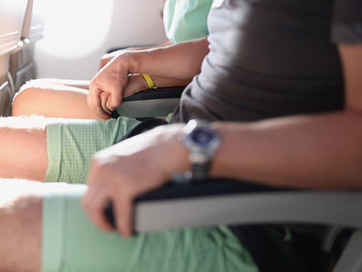 Pasažier sexuálne napadol cestujúcu