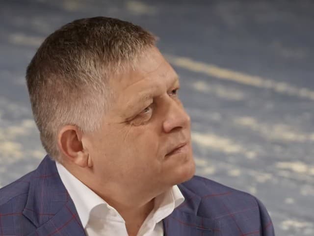 Robert Fico diskutoval so