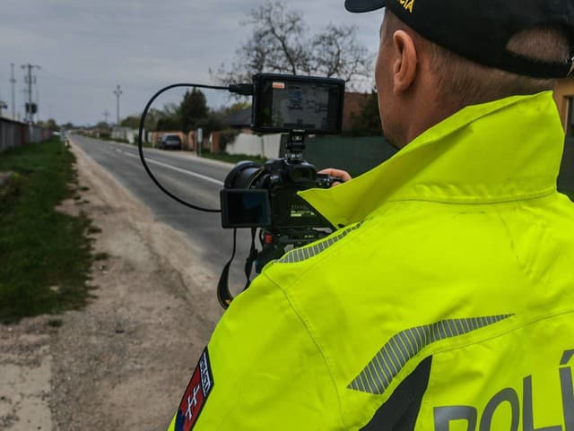 Masívna policajná akcia na