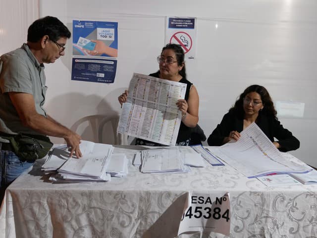 Prezidentské voľby v Peru: