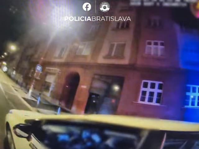 Taxikár mal jazdiť v