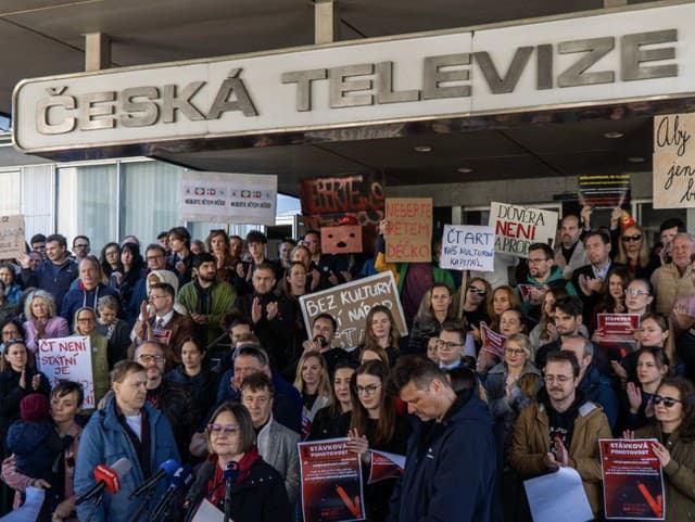 Mediálna burka u našich