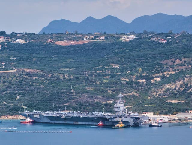 Na snímke najväčšia lietadlová