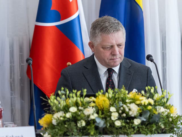 Vláda sa na výjazdovom