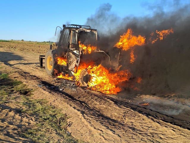 Traktor blčal ako fakľa!