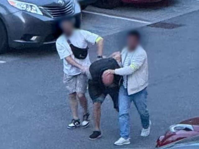 Polícia zadržala pri zásahu
