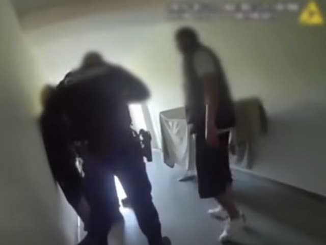 Polícia obvinila muža, ktorý