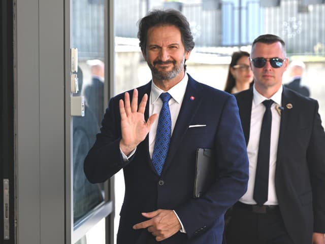 Vicepremiér a minister obrany