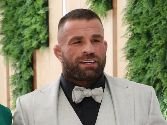 Karlos Vémola s manželkou