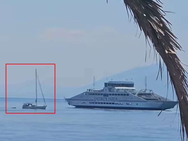 Pri ostrove Hvar v