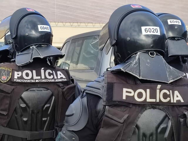 Policajti dohliadali na bezpečnosť