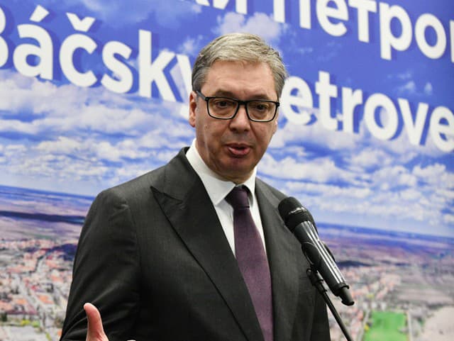 Zľava prezident SR Peter