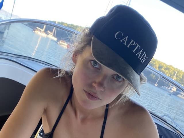 Česká modelka úplne holá...