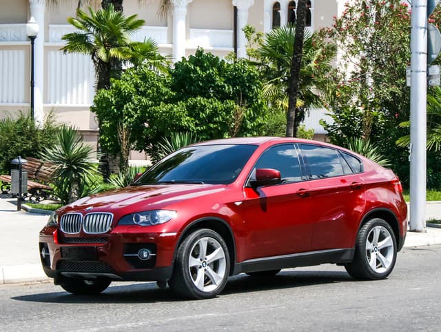 BMW odišlo, výroba zostala: V Rusku naďalej montujú pirátske luxusné SUV! Firma je v šoku