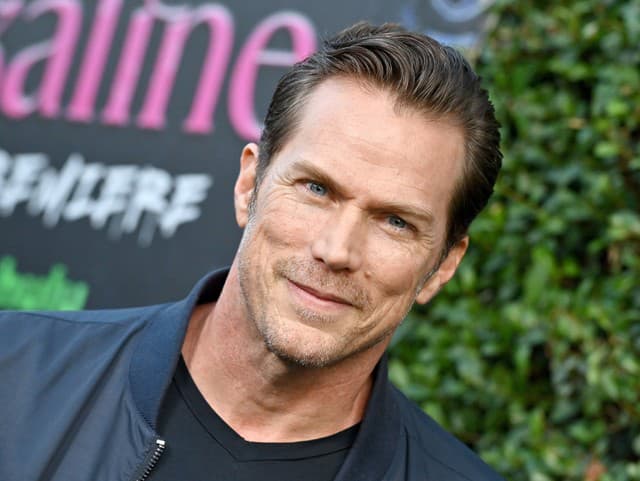 Jason Lewis