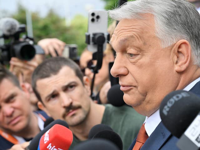 Obrovská korupčná aféra v Maďarsku: Bývalého ministra Orbánovej vlády zadržali po zbavení imunity