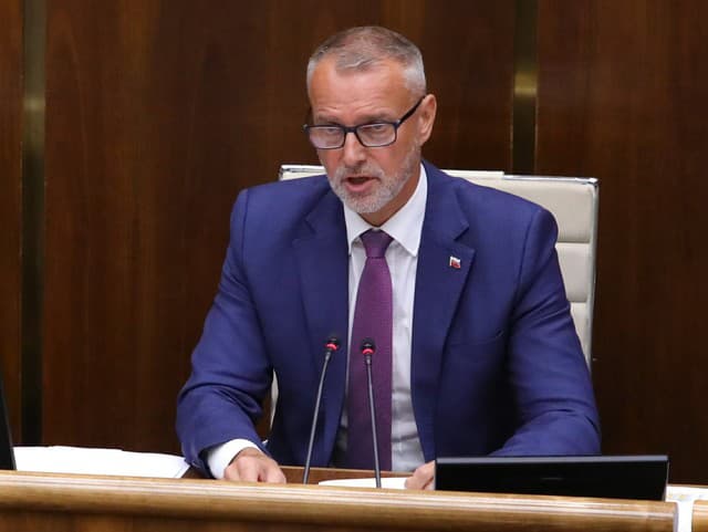 Raši reaguje na migračnú