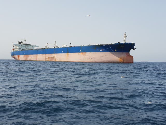 Tanker pri Ománe zasiahol