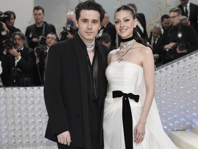 Brooklyn Beckham a Nicola