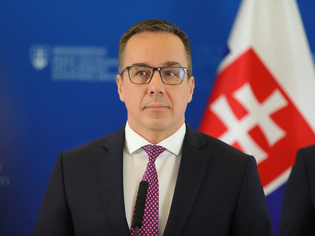 Minister práce, sociálnych vecí