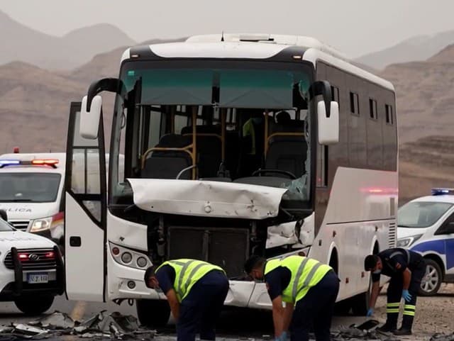 Nehoda autobusu si vyžiadala