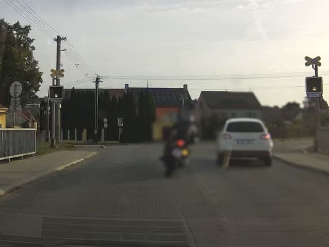 Šialená policajná naháňačka pri slovenských hraniciach: Zdrogovaný motorkár unikal 200-kilometrovou rýchlosťou!