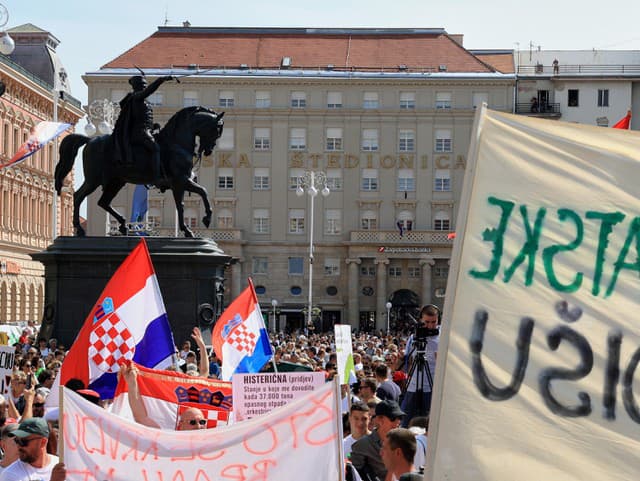 Chorvátsko v plameňoch: Desaťtisíce