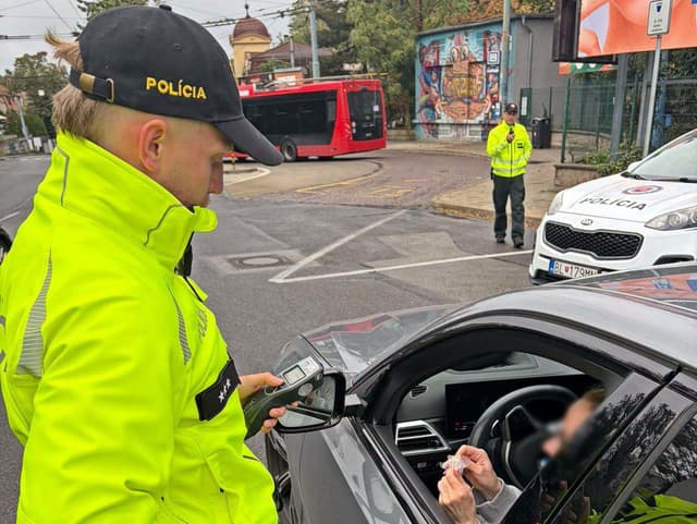 Polícia kontrolovala na cestách