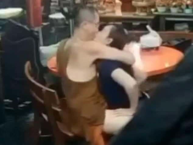 Škandál! Mnícha prichytili pri sexe s milenkou: To najhoršie prišlo, keď ho začala preverovať polícia