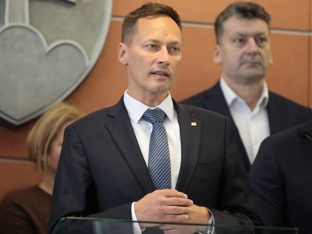 MIMORIADNE Šéf pošty Vladislav Kupka končí vo svojej funkcii!